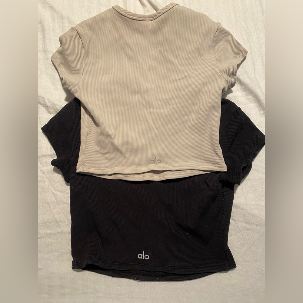 ALO Yoga Bundle: Women's Cropped Black and Cream Tops